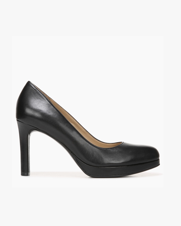 Naturalizer Teresa Pump.