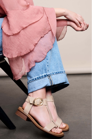 flat sandals