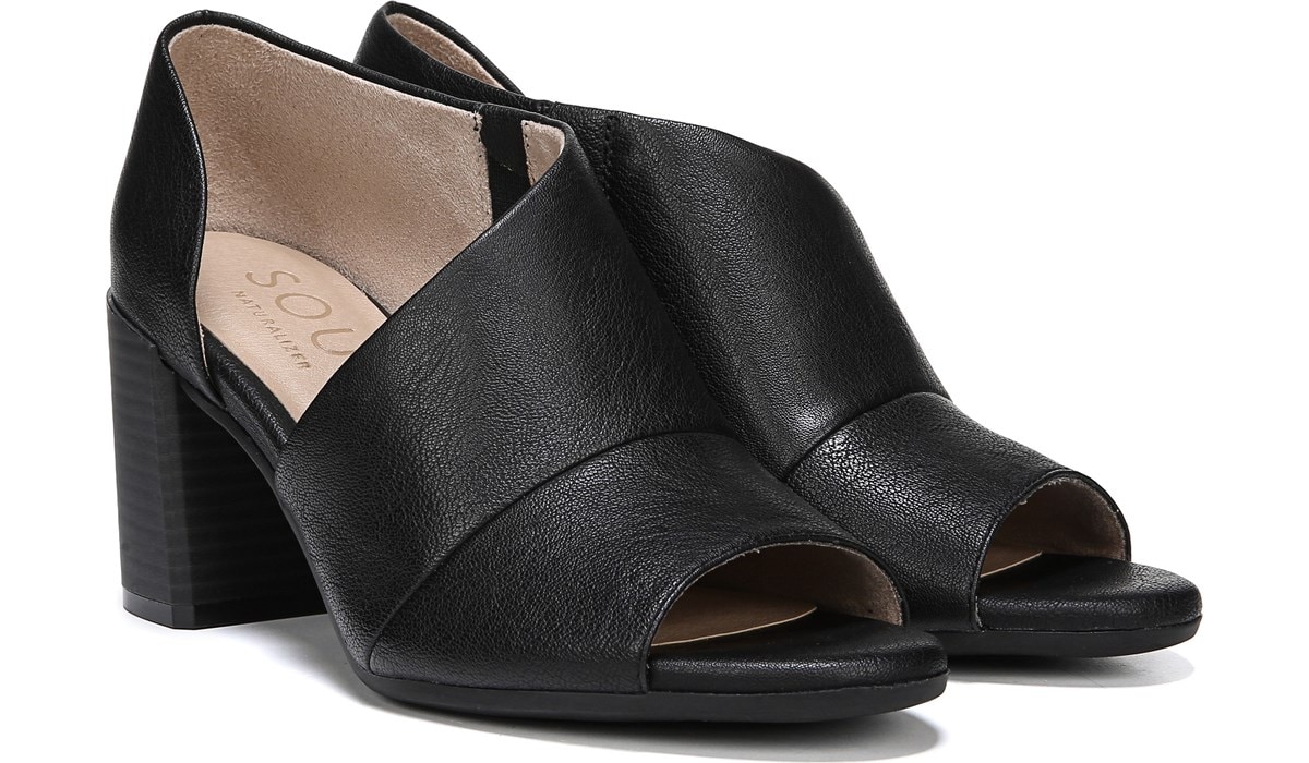 stores that sell dansko shoes