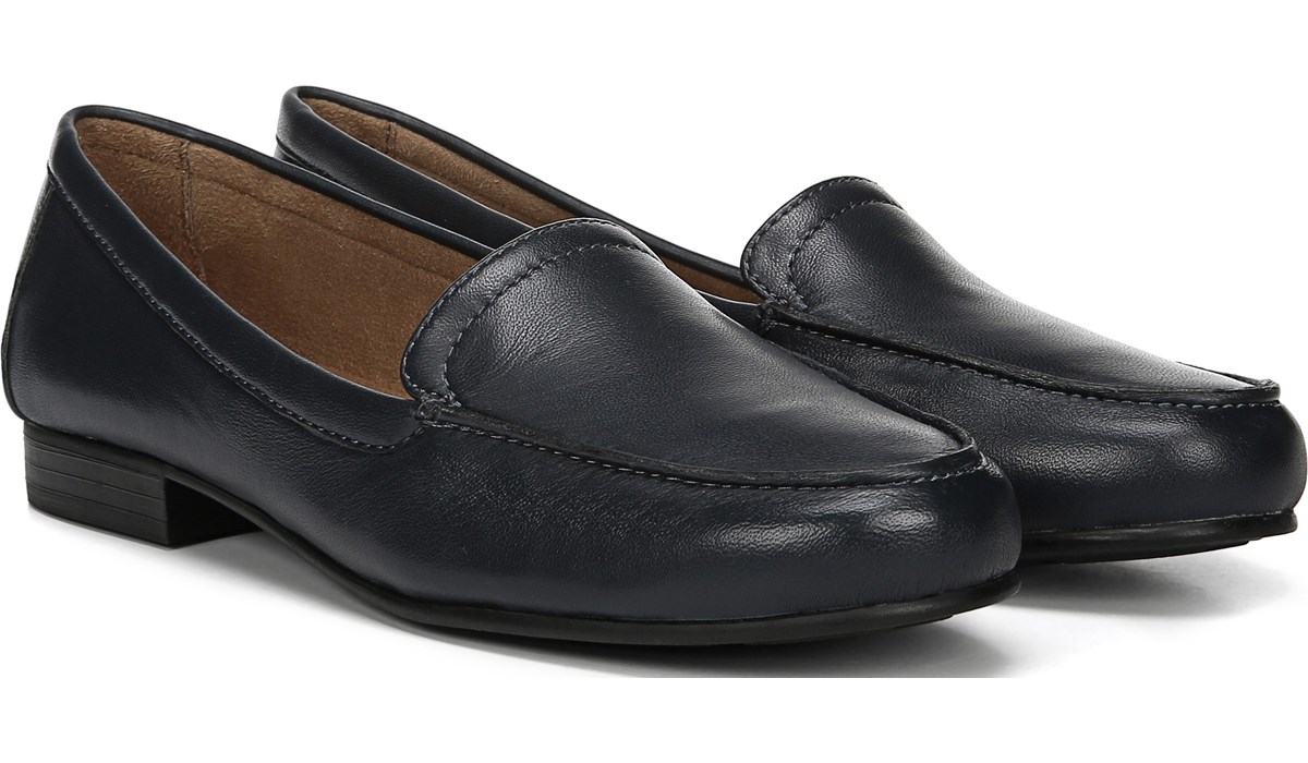 Naturalizer Simmons in Navy Leather 