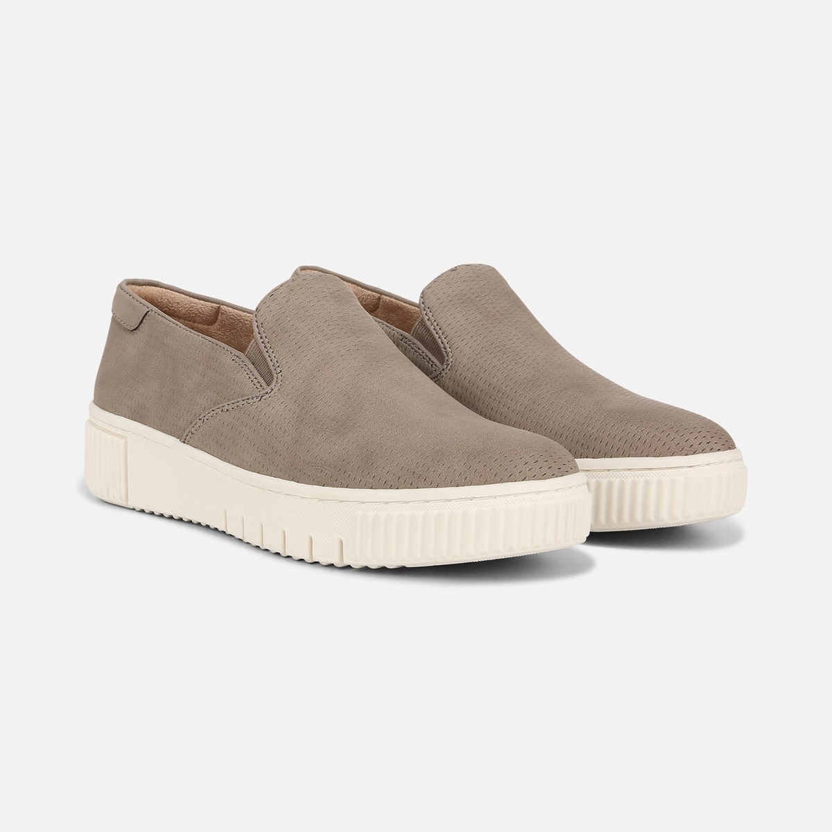 naturalizer slip on shoes