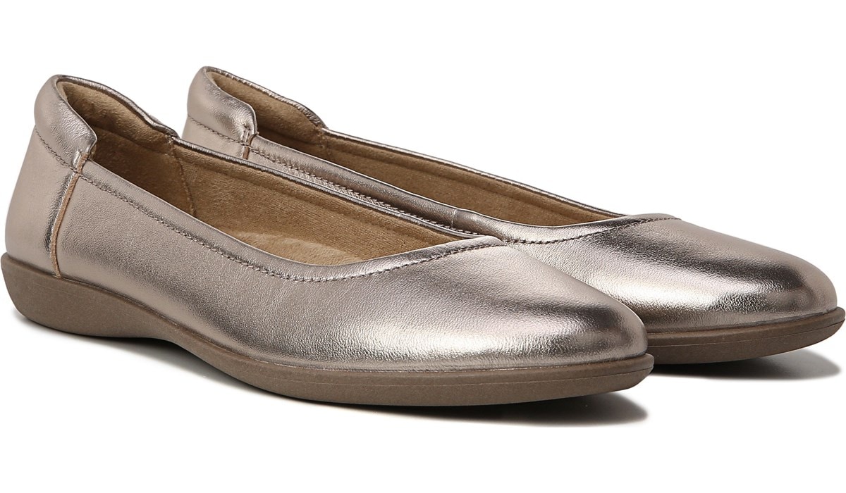 Naturalizer Flexy in Bronze Leather Flats