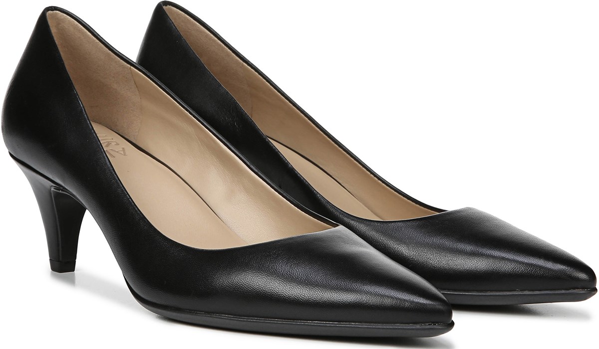 naturalizer black patent pumps