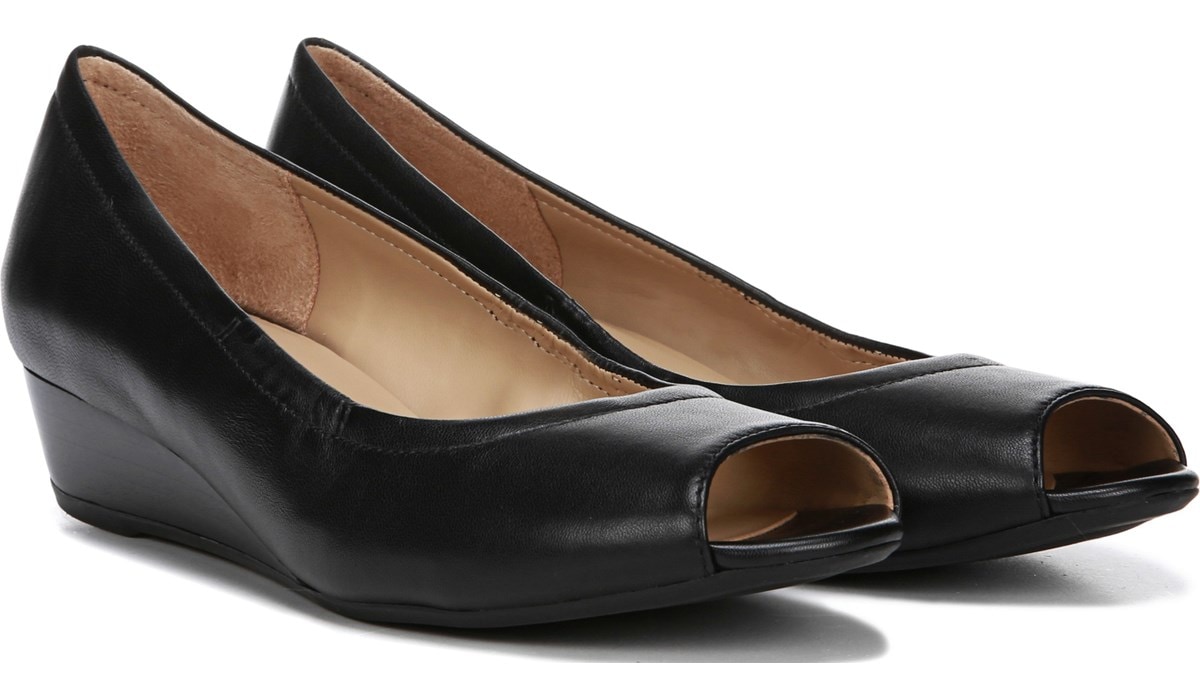 naturalizer black wedge