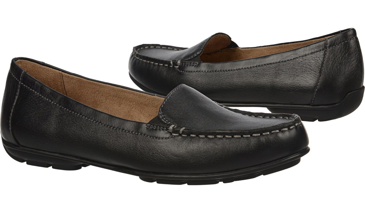 naturalizer black leather flats
