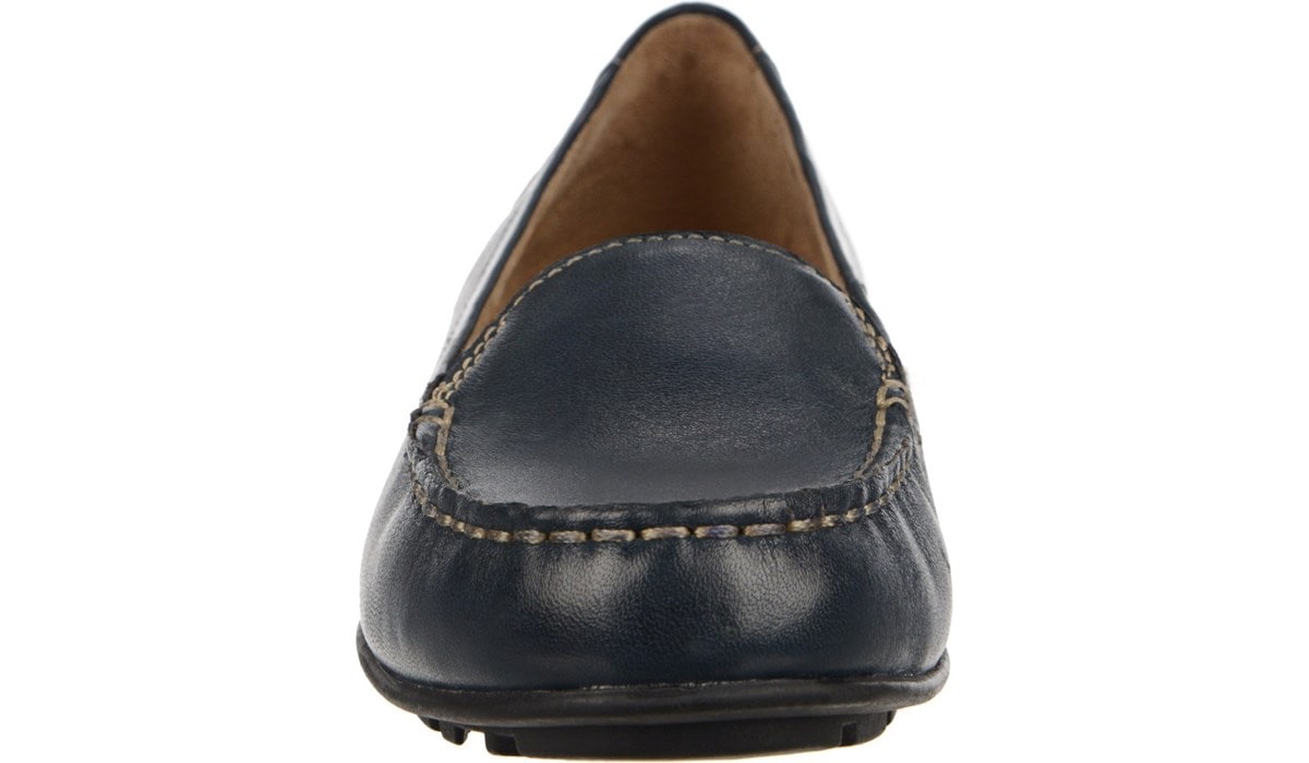 Naturalizer Kettle in Navy Leather Flats