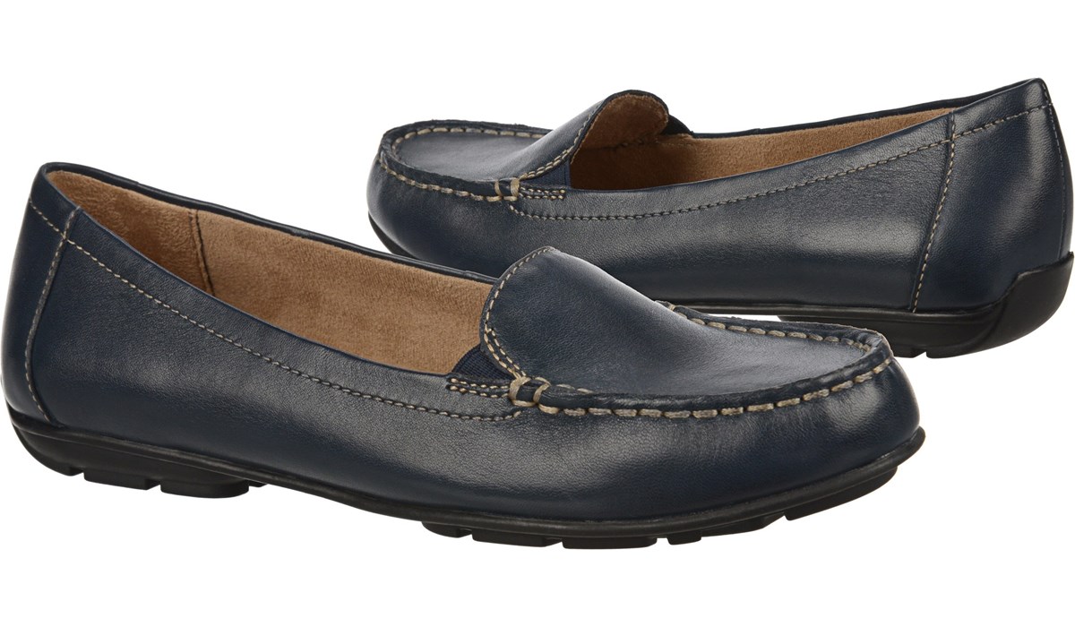 navy blue naturalizer shoes