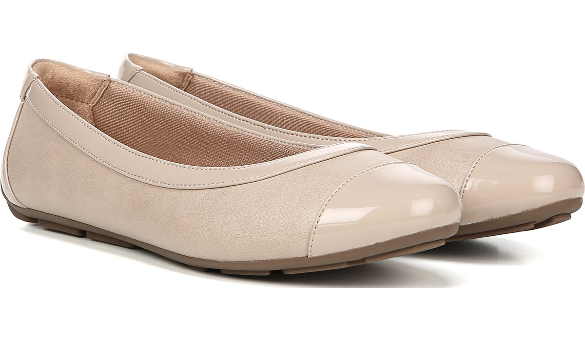 naturalizer flat shoes clearance