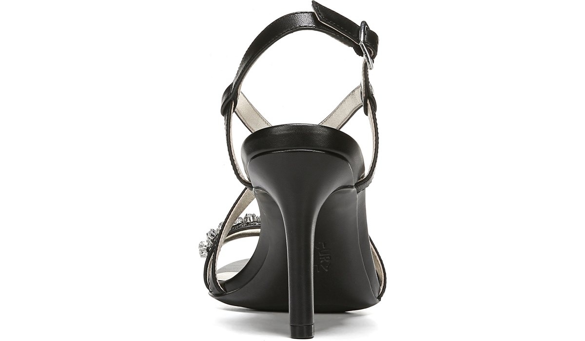 naturalizer kia sandal