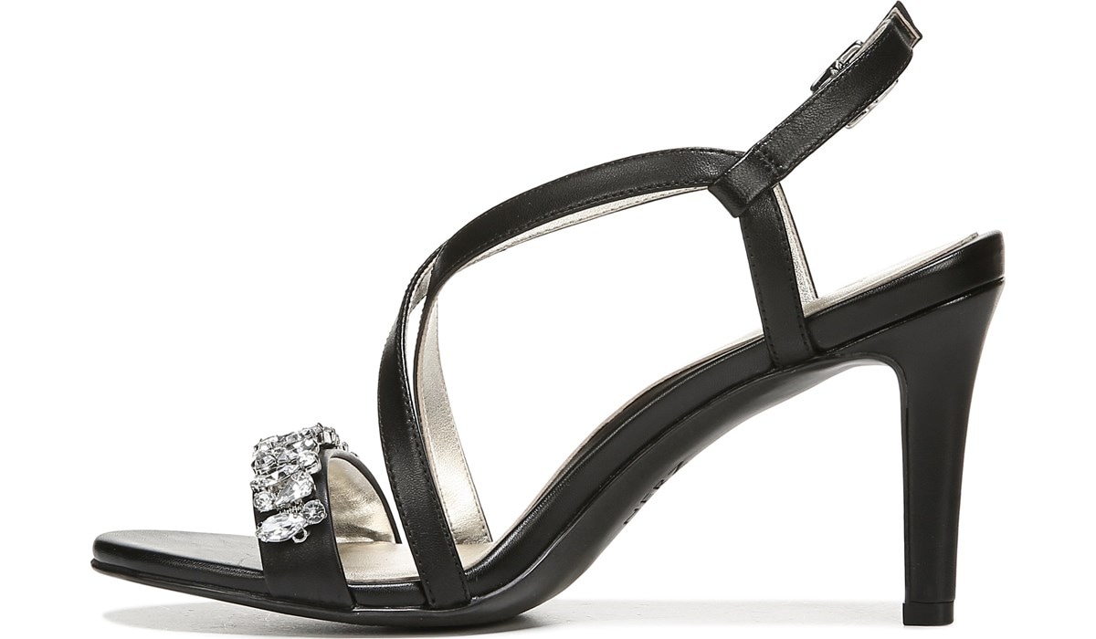 naturalizer kia sandal