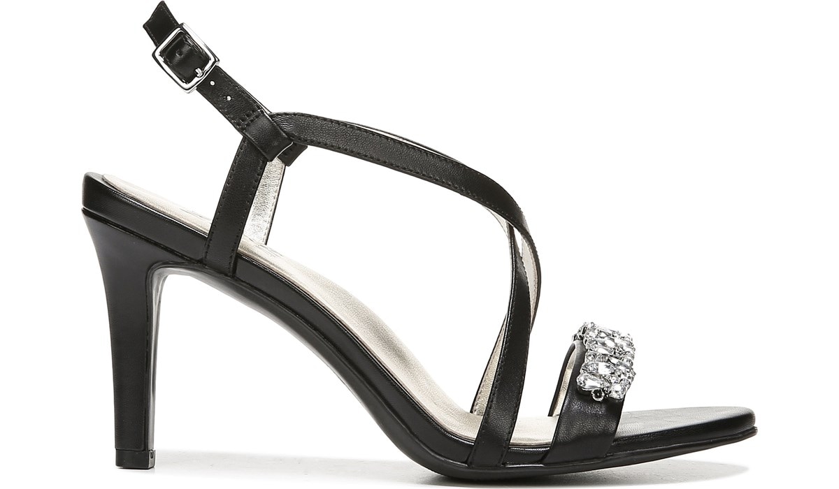 naturalizer kia sandal