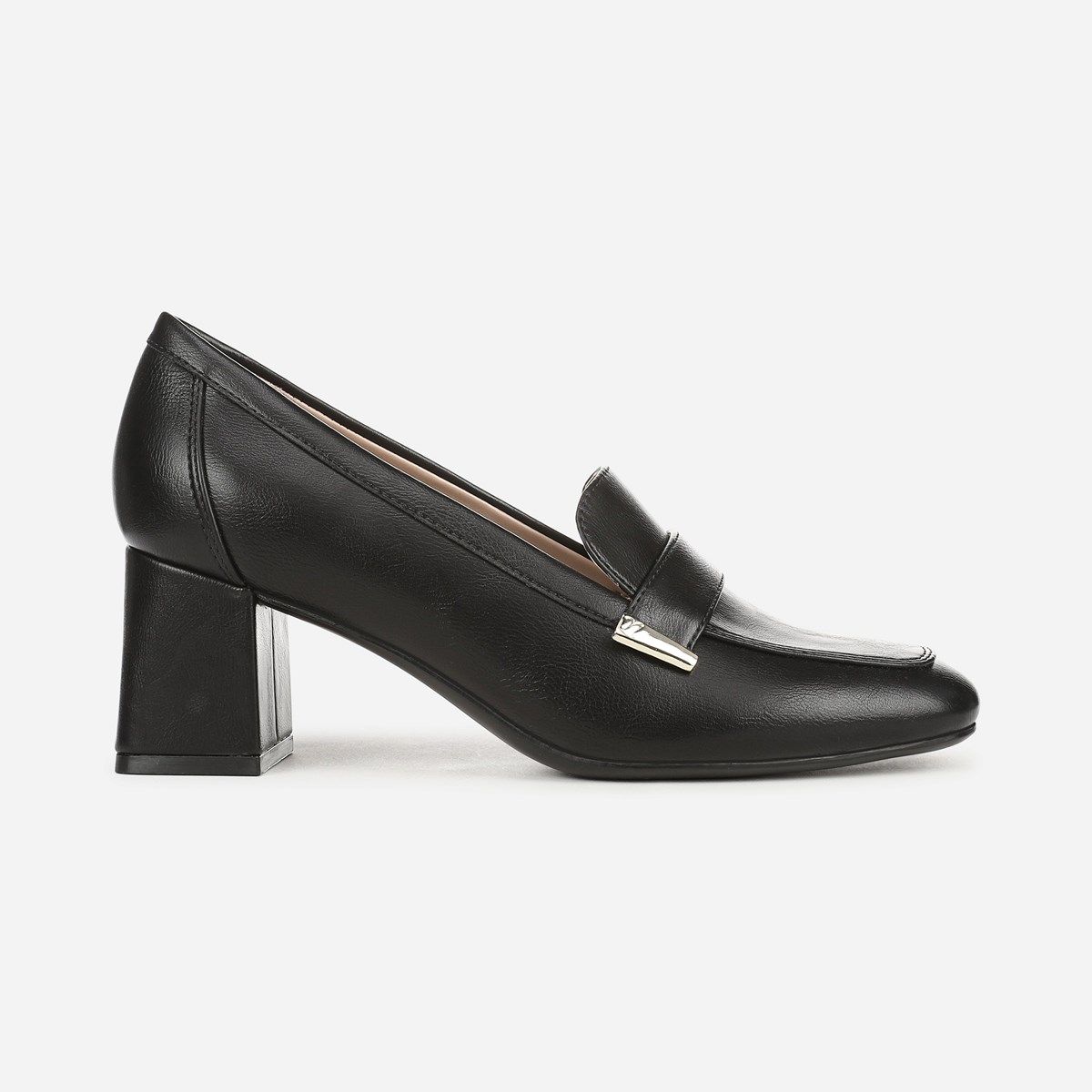 naturalizer ladies dress shoes Women's Galaxy Sandals | Champagne | Size 6 Contour+ Comfort technology and an adjustable buckle closure with a square topline make these easy to wear and easy to style. Women's Shoes | Naturalizer