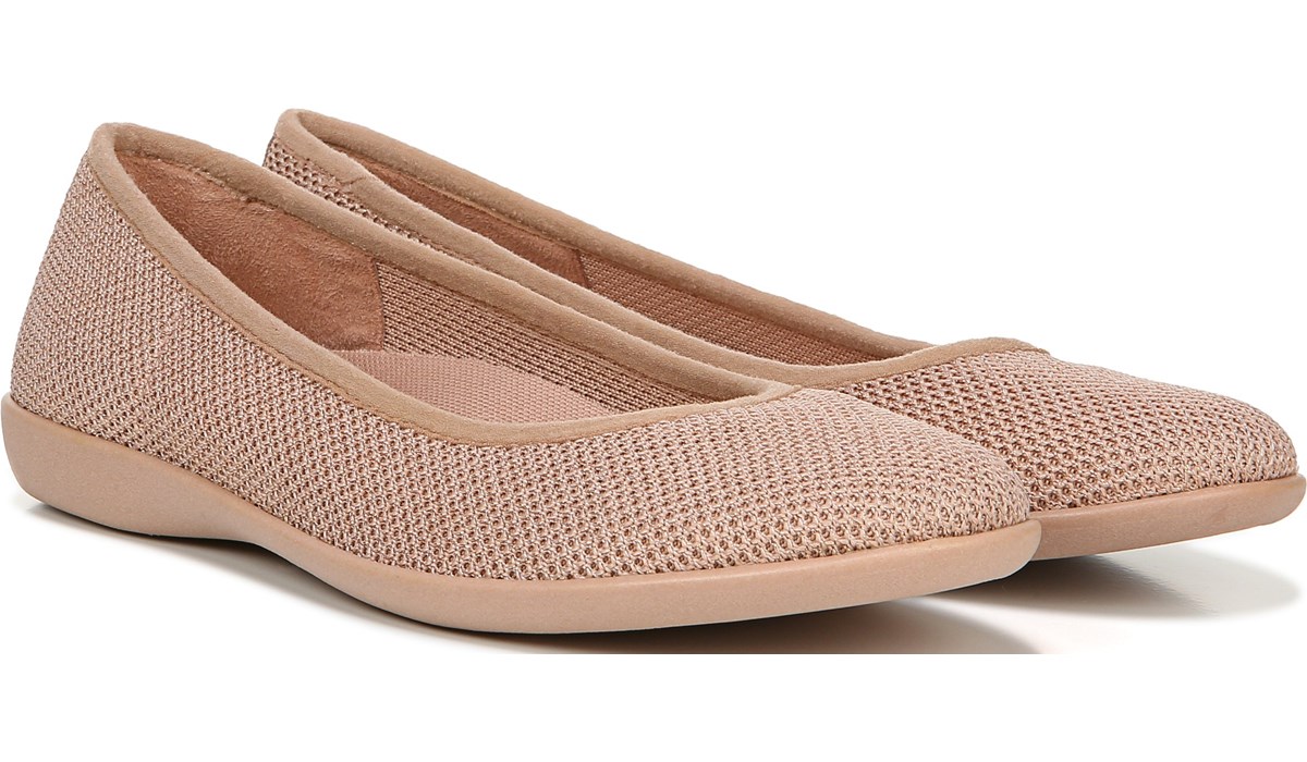 naturalizer flat shoes clearance