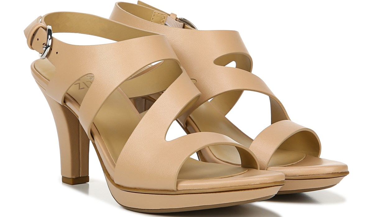 naturalizer beige sandals