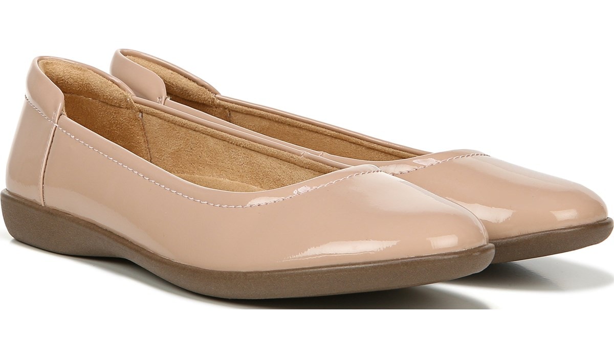 naturalizer flexy flats