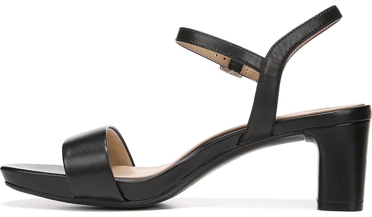 naturalizer ivy quarter strap sandal