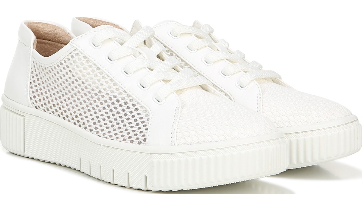 white naturalizer shoes