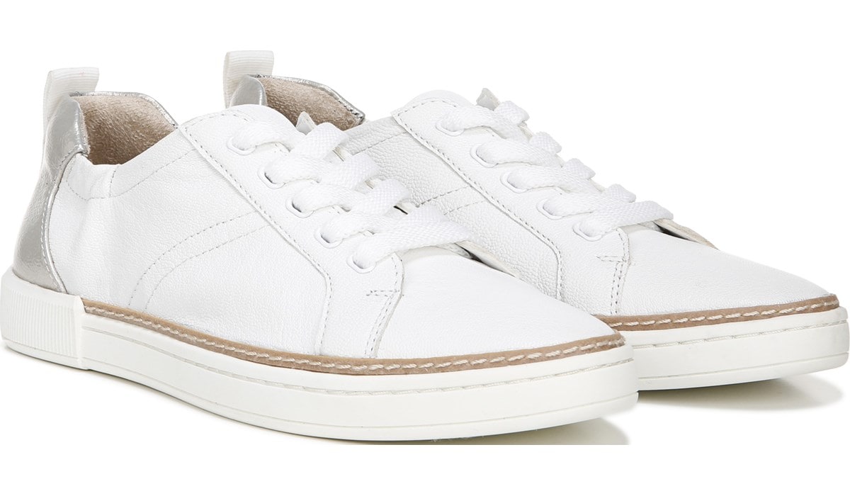 naturalizer white tennis shoes