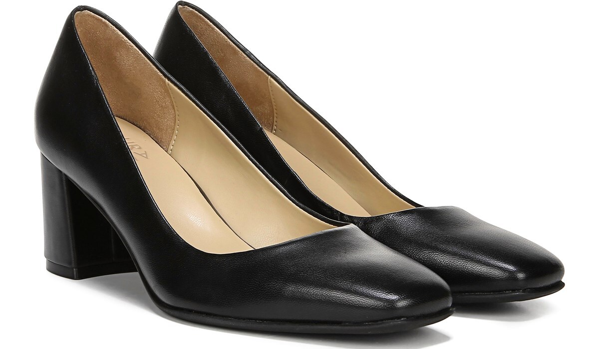 naturalizer navy pumps