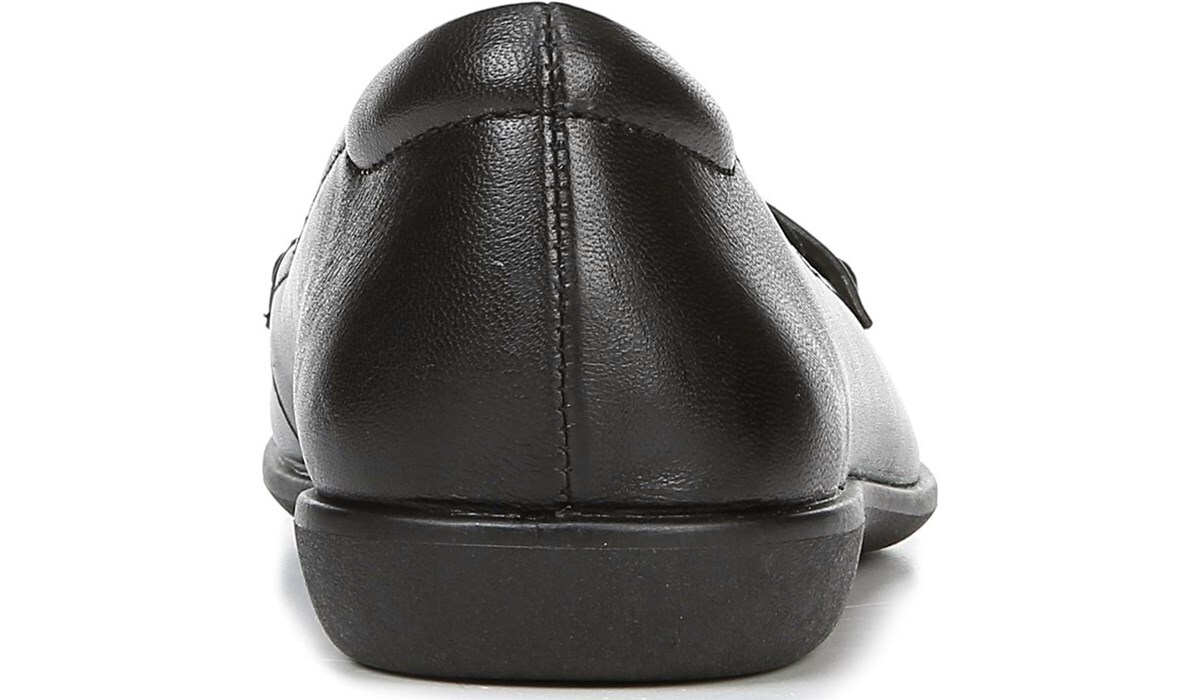 naturalizer finley loafer