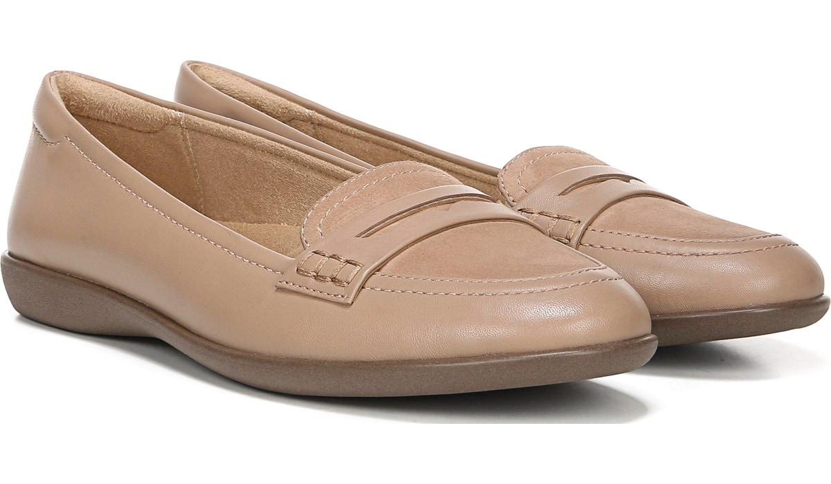 naturalizer suede shoes