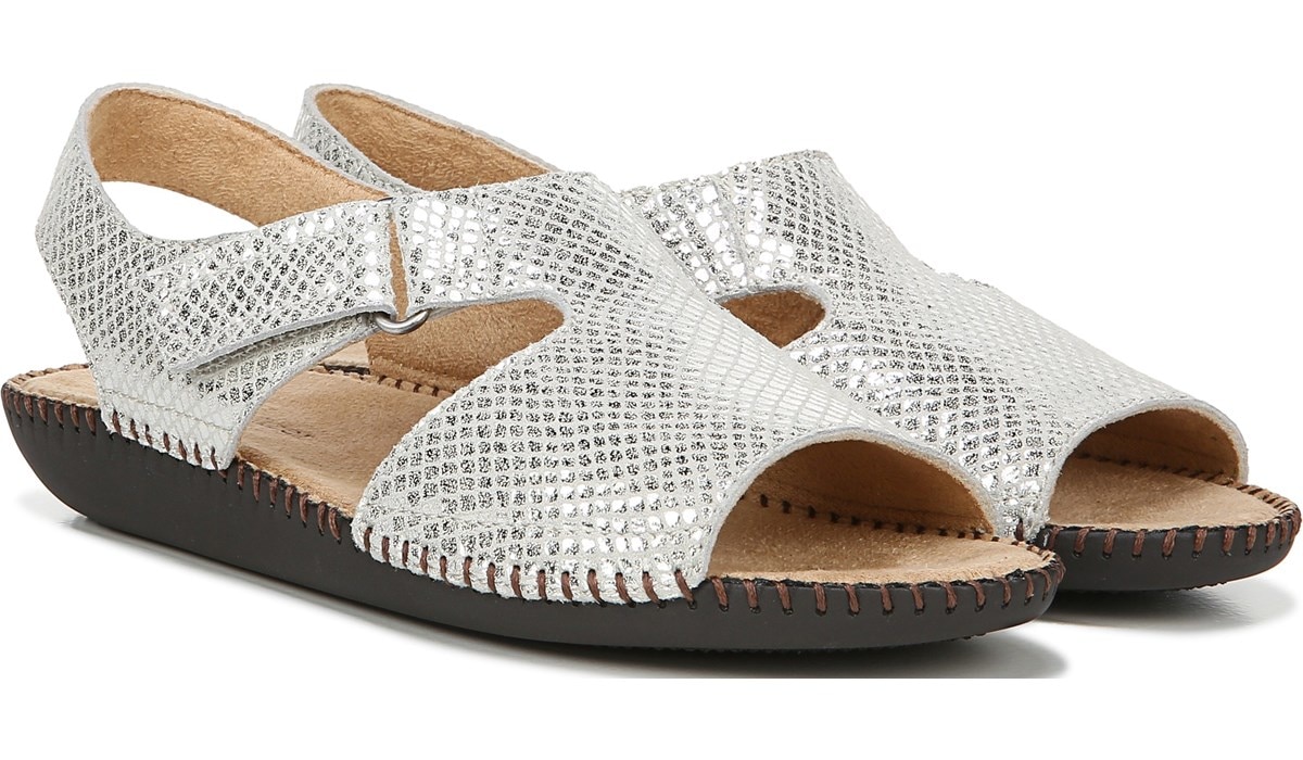 naturalizer scout sandals wide