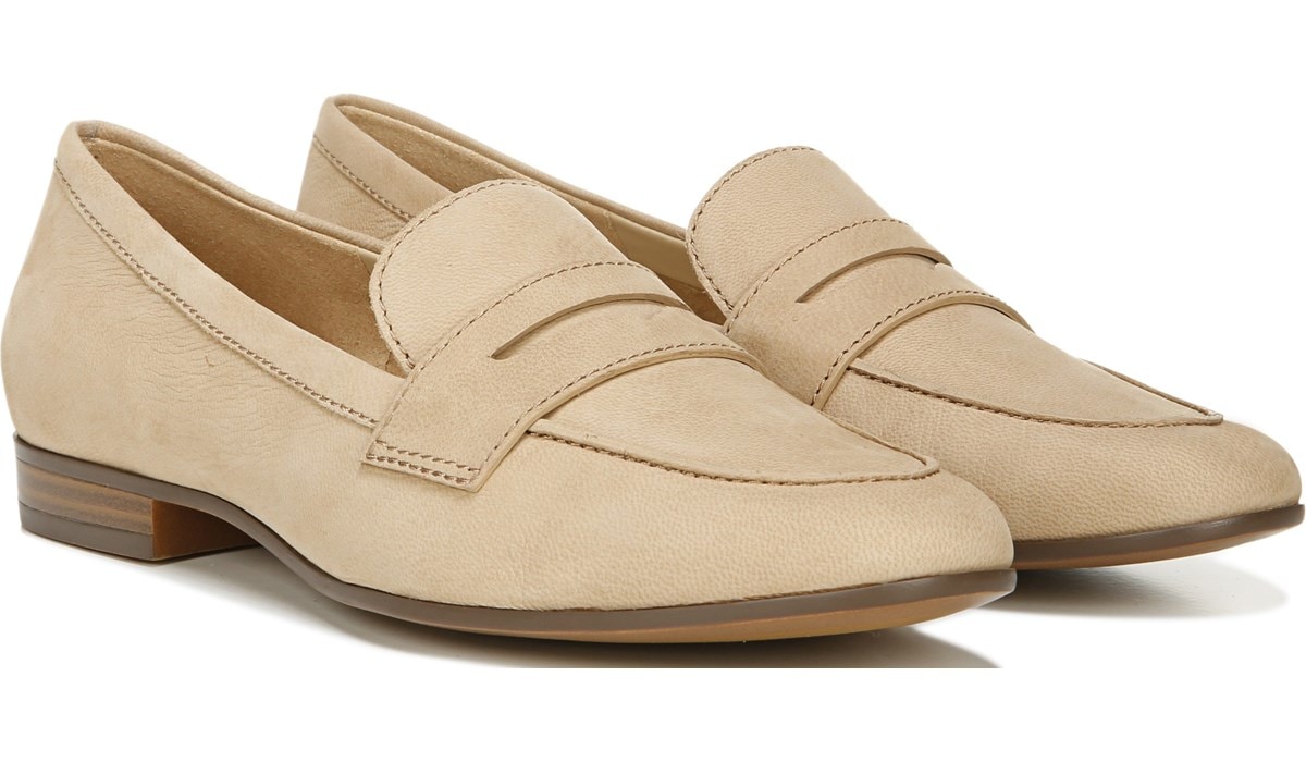naturalizer suede shoes