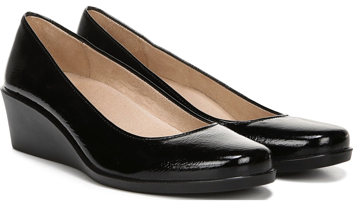 pointed court heels