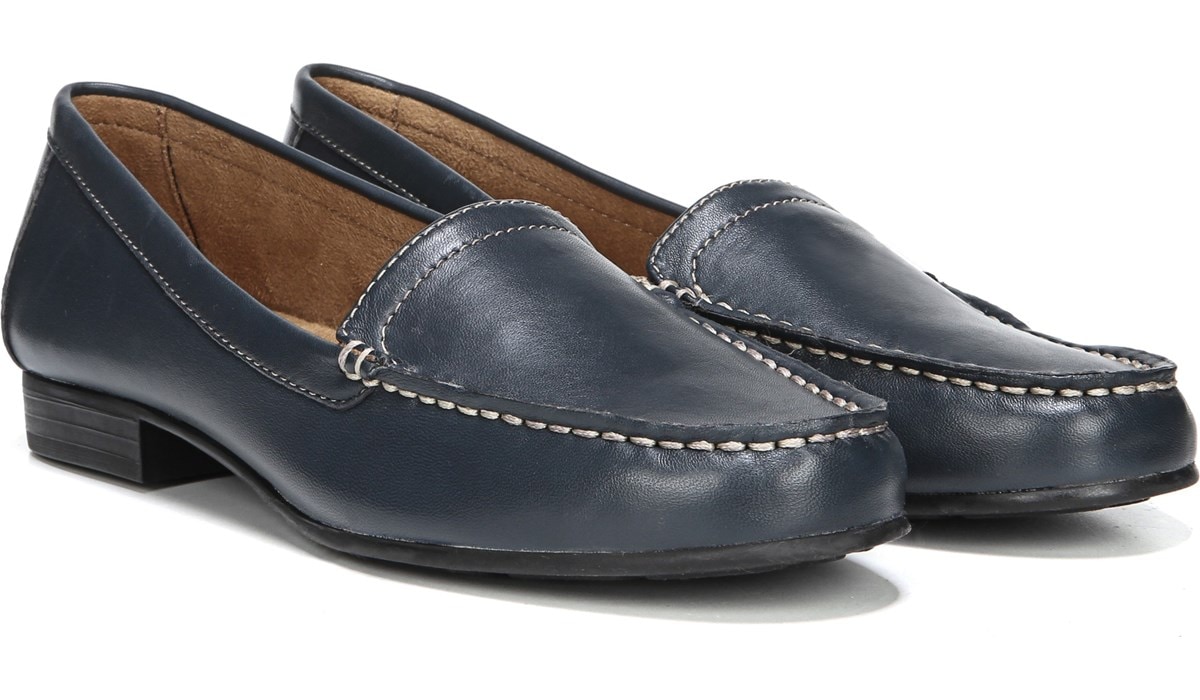 Naturalizer Simmons in Navy Leather 