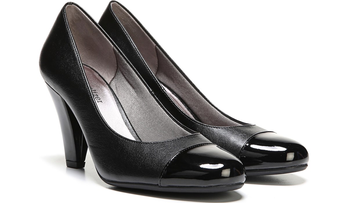 naturalizer gray pumps