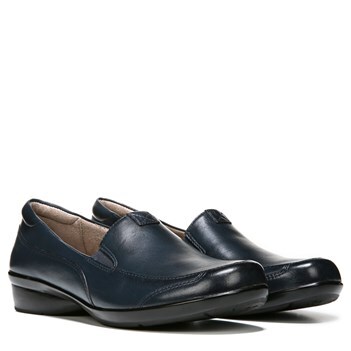naturalizer channing navy