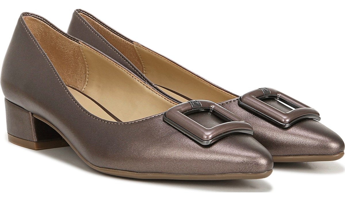 naturalizer low heels