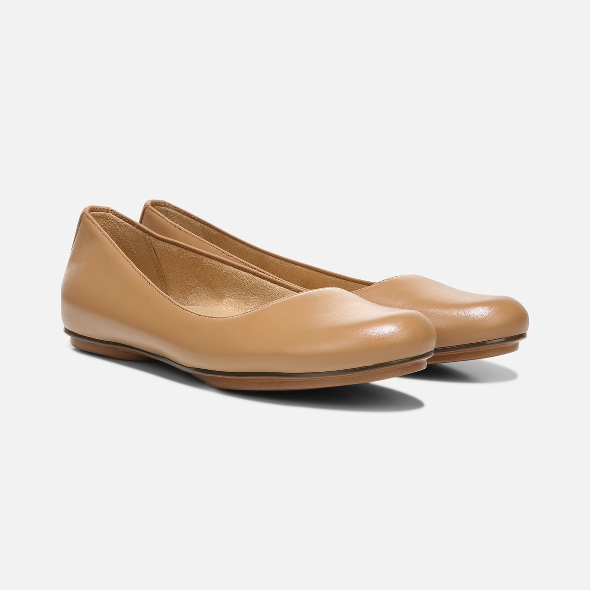 naturalizer true colors maxwell flat