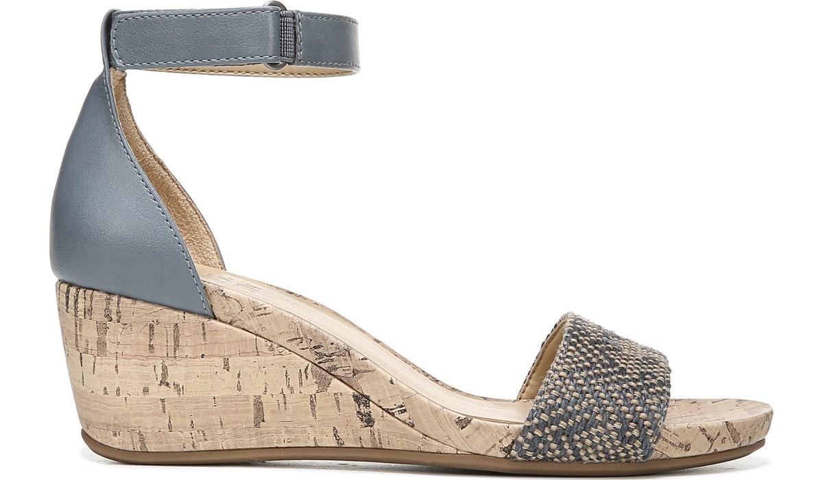naturalizer areda wedge sandal