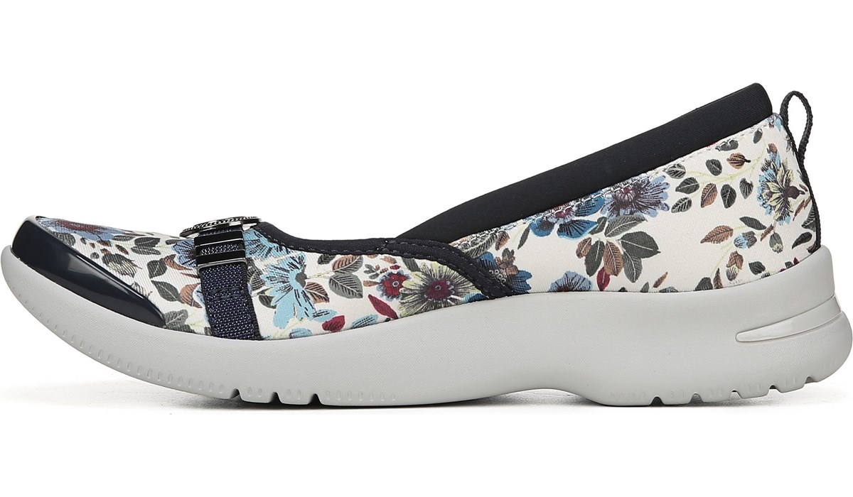 bzees aspire slip on