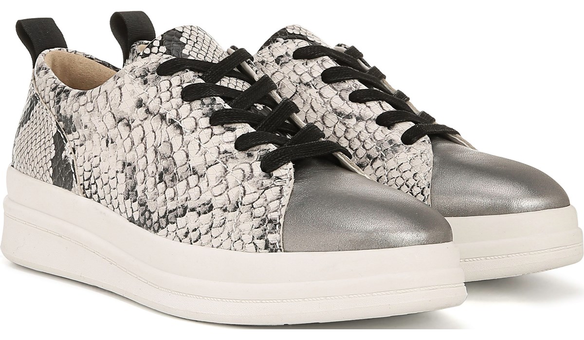 naturalizer lace up shoes