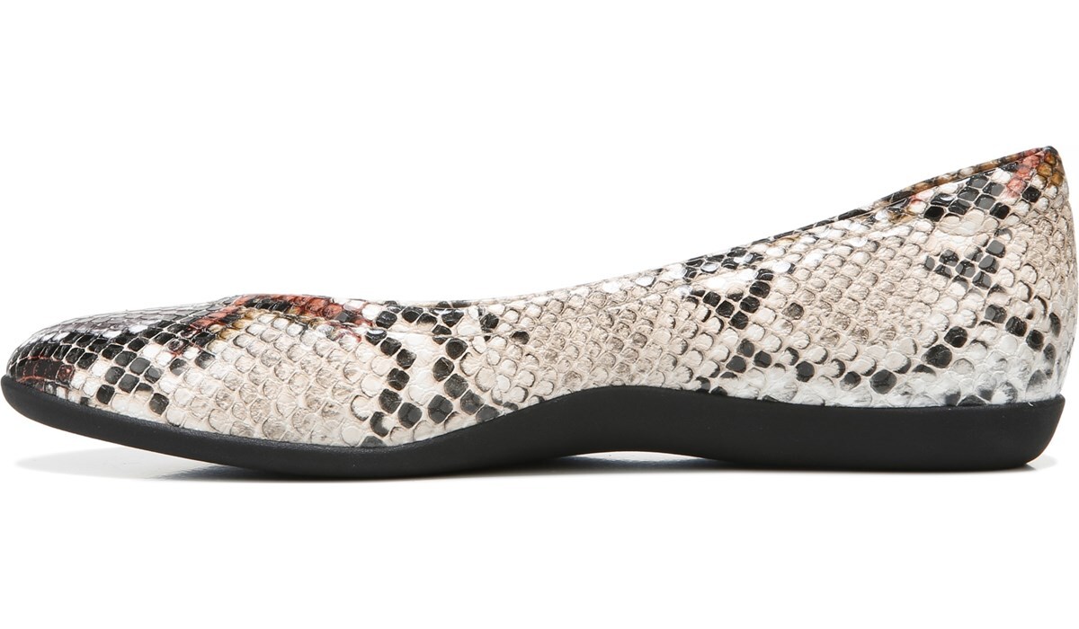 naturalizer tennessee flat