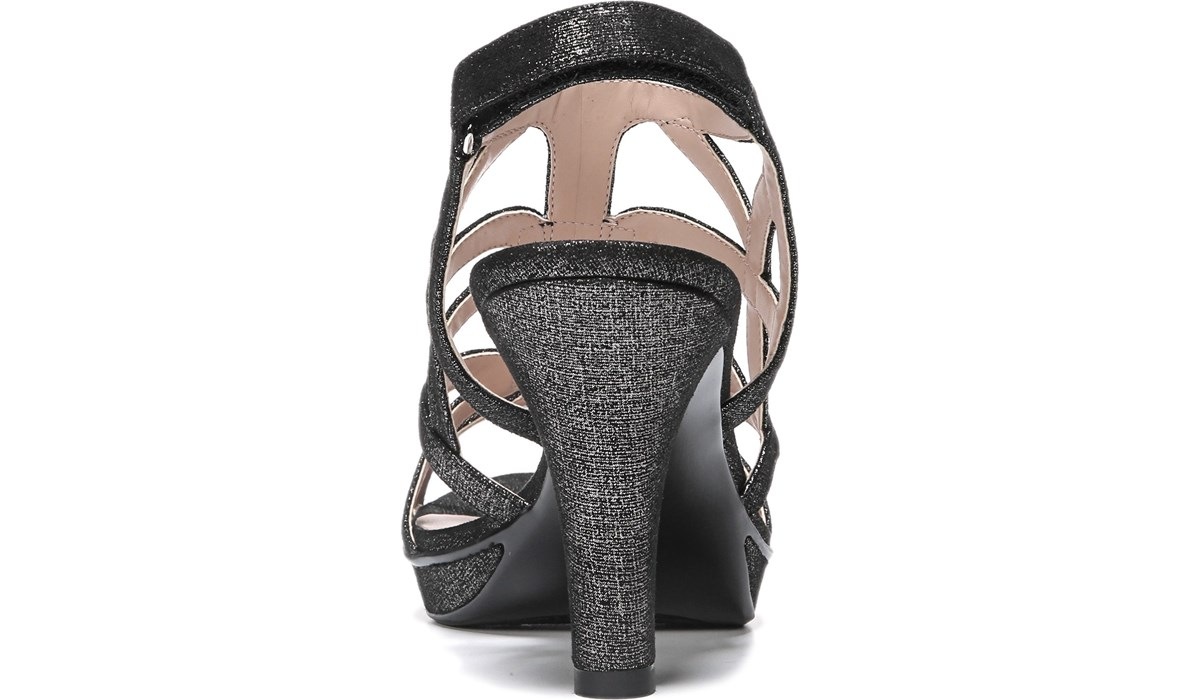 naturalizer sandals discontinued