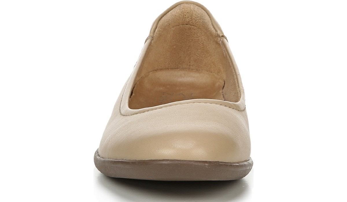 naturalizer flexy nude