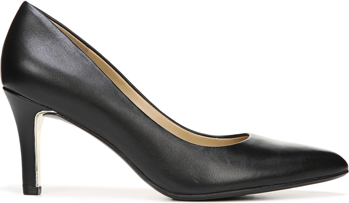 naturalizer leather pumps