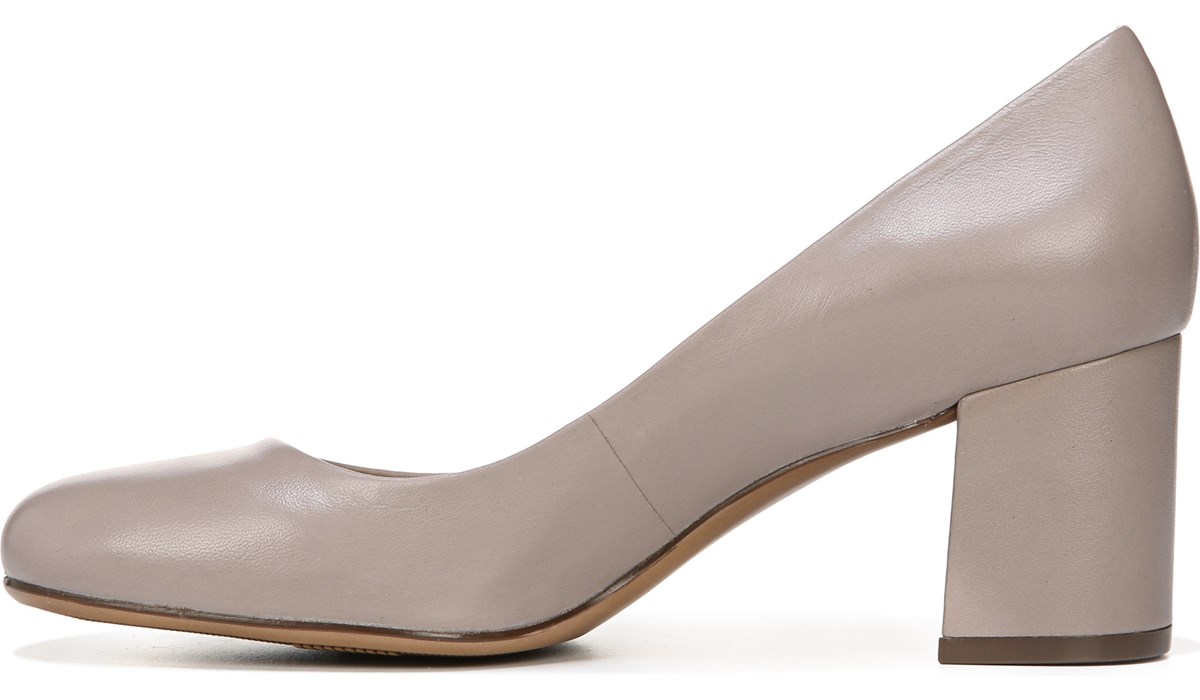 naturalizer whitney pump