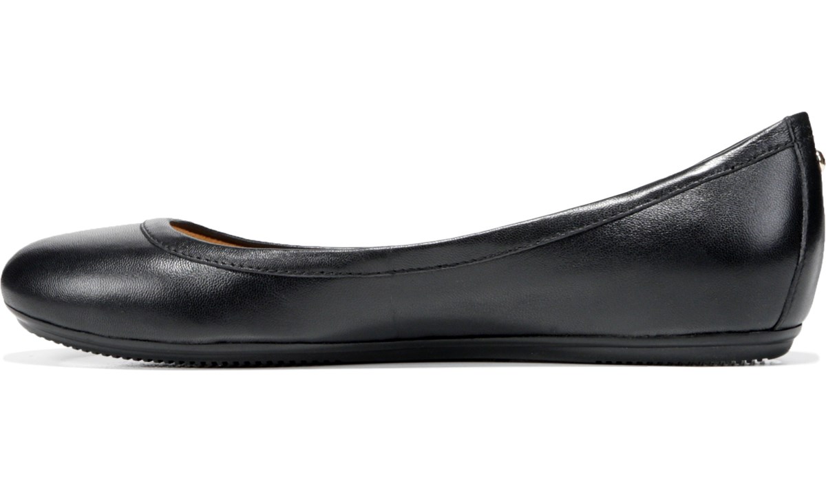 naturalizer brittany flats black