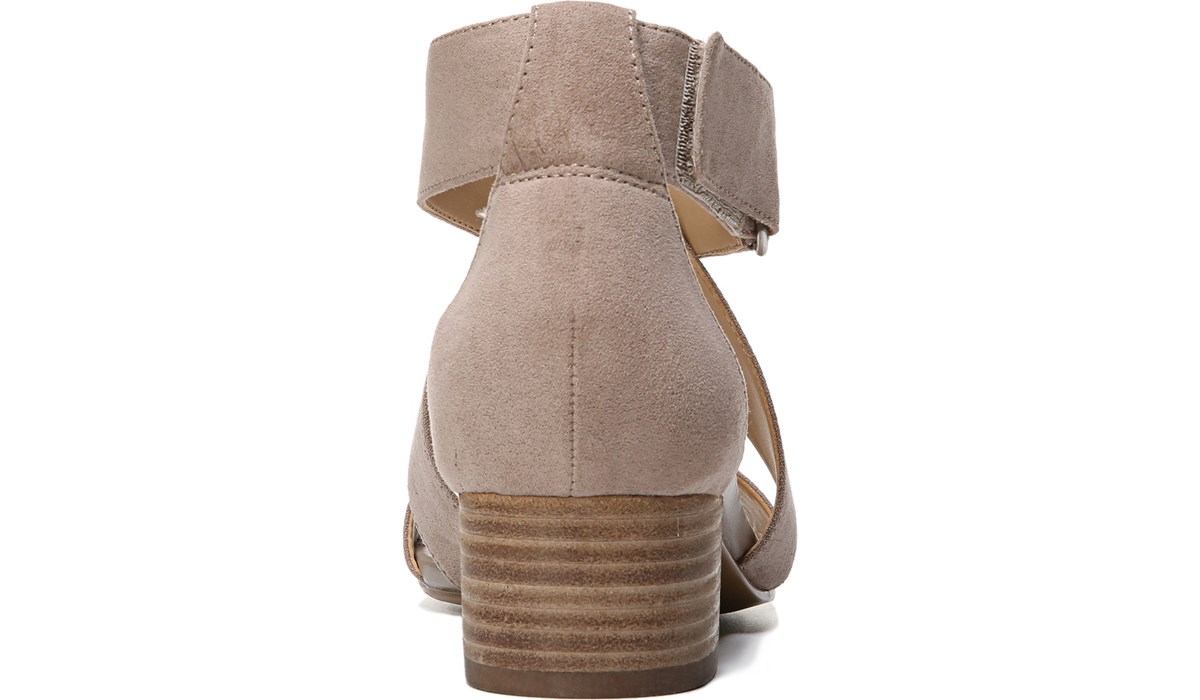 naturalizer adele sandal wide