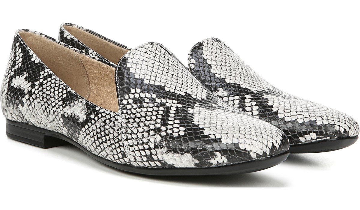 naturalizer emiline flat loafer
