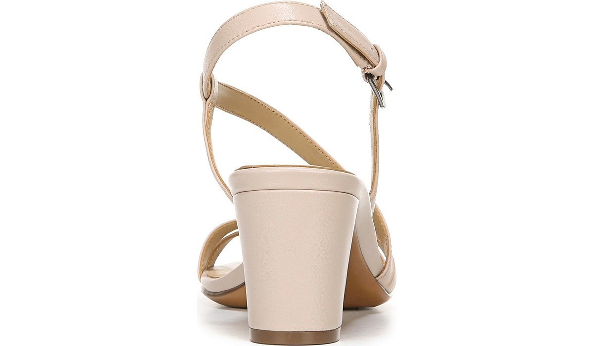 naturalizer vanessa sandal