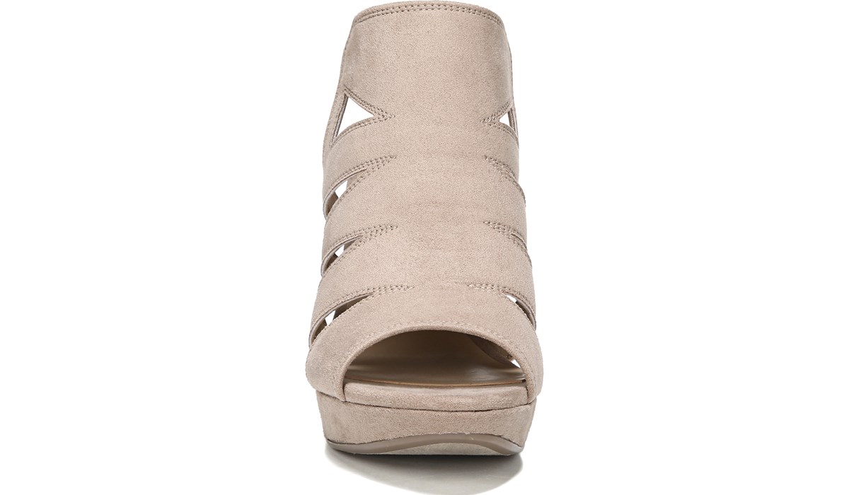 naturalizer etta platform sandal