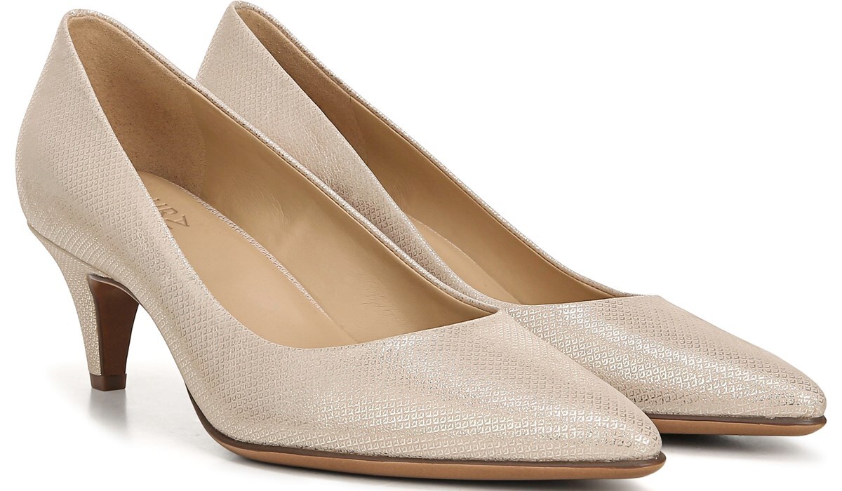 naturalizer taupe pumps