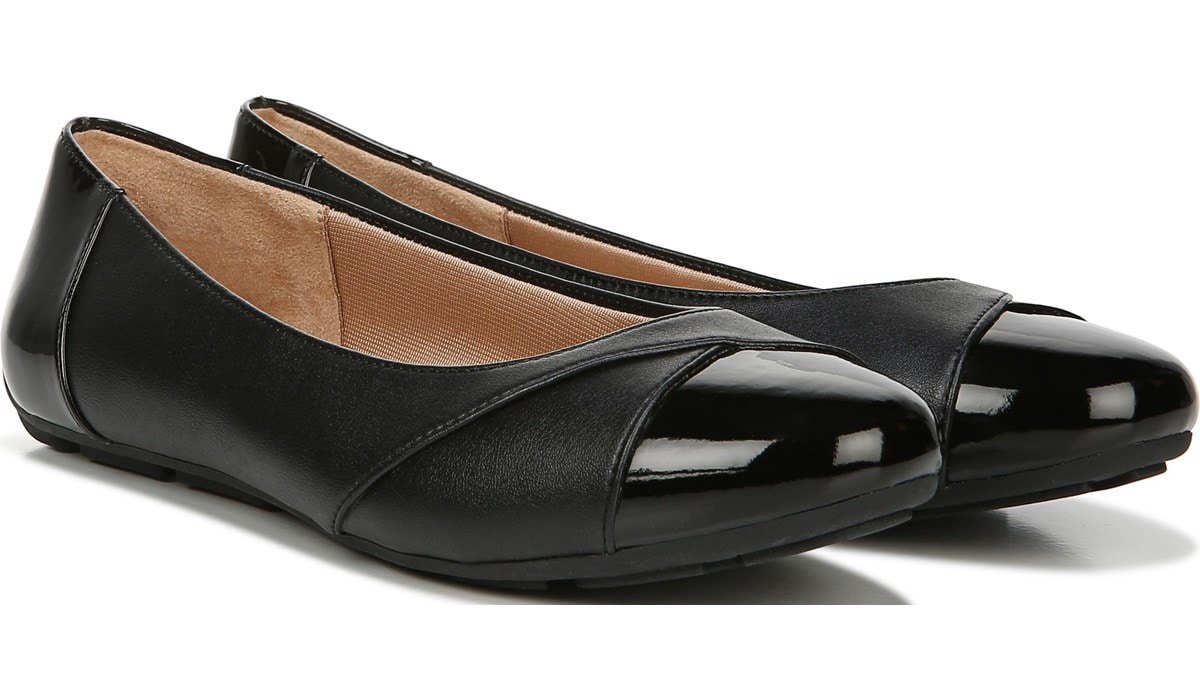 naturalizer flat shoes clearance