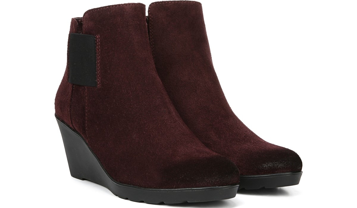 naturalizer suede boots