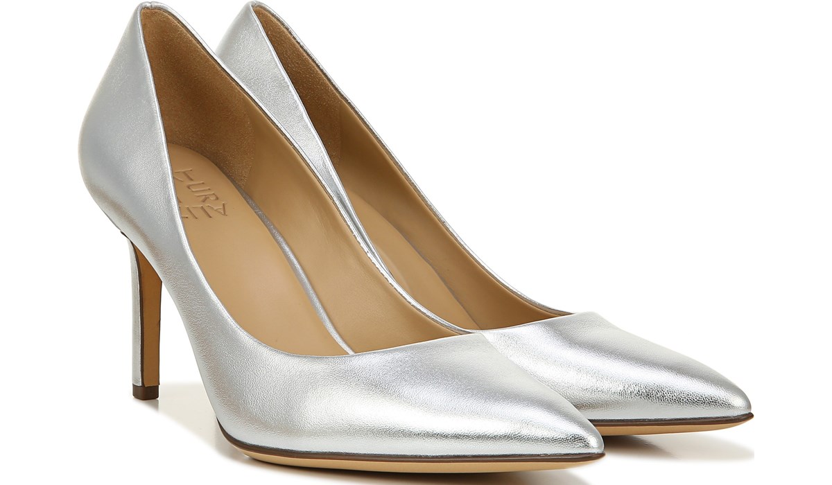 naturalizer silver heels